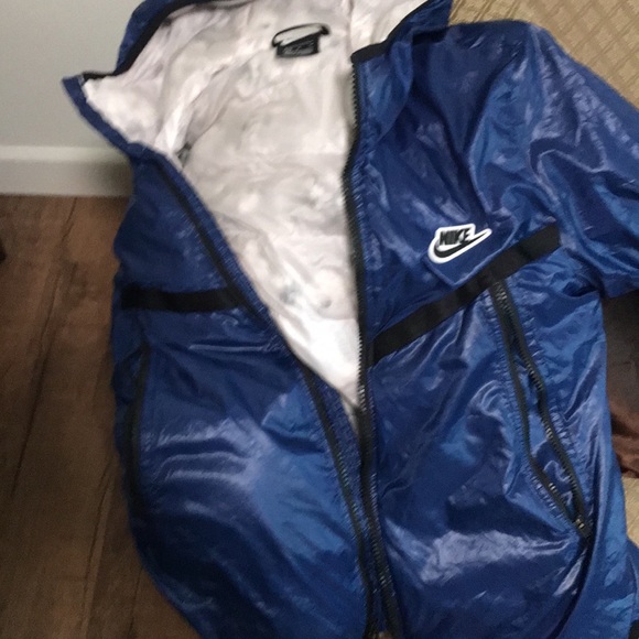 Brand new Nike coat - Picture 15 of 16